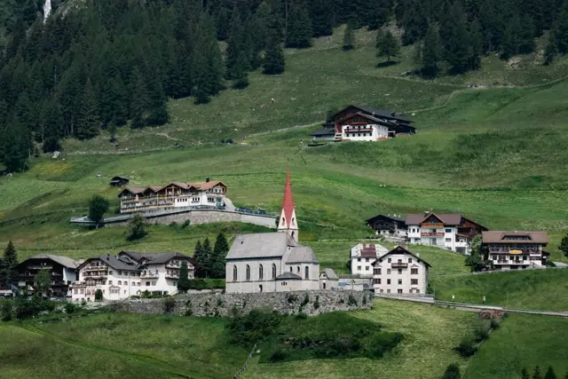 Alpy: 3* hotel s polopenzí a lesní saunou