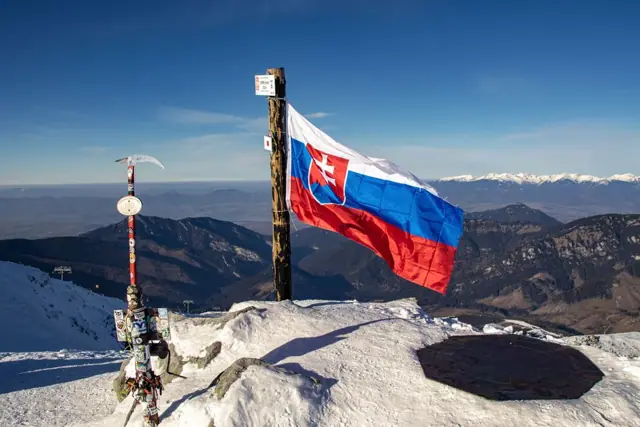 Nízké Tatry netradičně: tiny house pro dva i s kádí