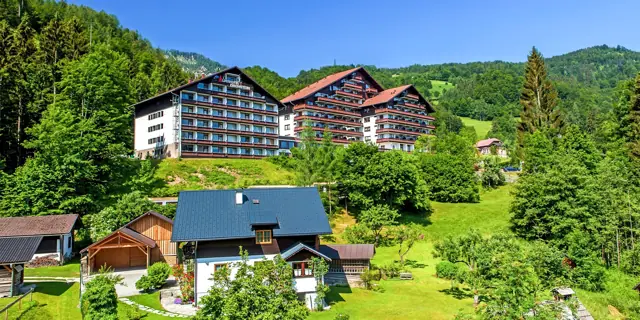Rakouské Alpy: snídaně, wellness, karta výhod i turistika