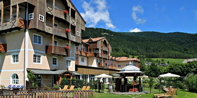 Trentinské Alpy: 3* hotel s polopenzí a bazénem