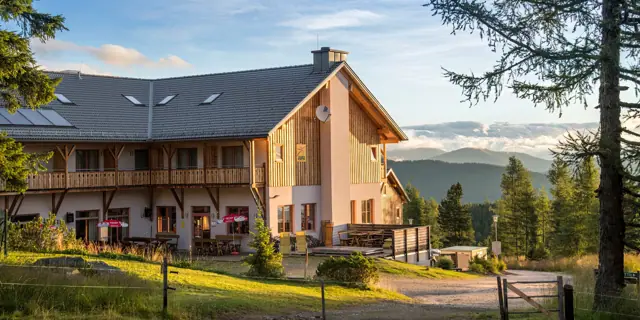 Horský hotel v Korutanech s polopenzí a saunou